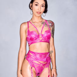 Xochi Moon en Xochi, una mujer hambrienta de sexo anal, recibe una paliza en su culo apretado (foto 1) Xochi Moon en 'Tushy Raw' Xochi, una mujer hambrienta de sexo anal, recibe una paliza en su culo apretado (Miniatura 1)
